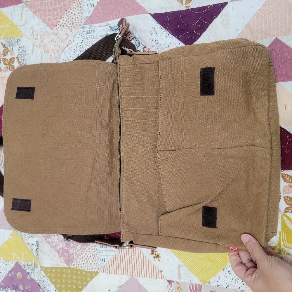 Augur Strauss & Co Messenger Bag